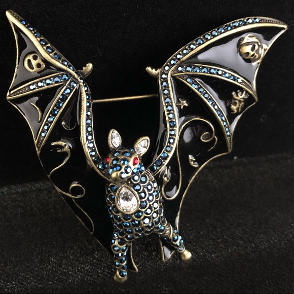 Heidi Daus Jewelry - HEIDI DAUS “Going Batty” Crystal Brooch
